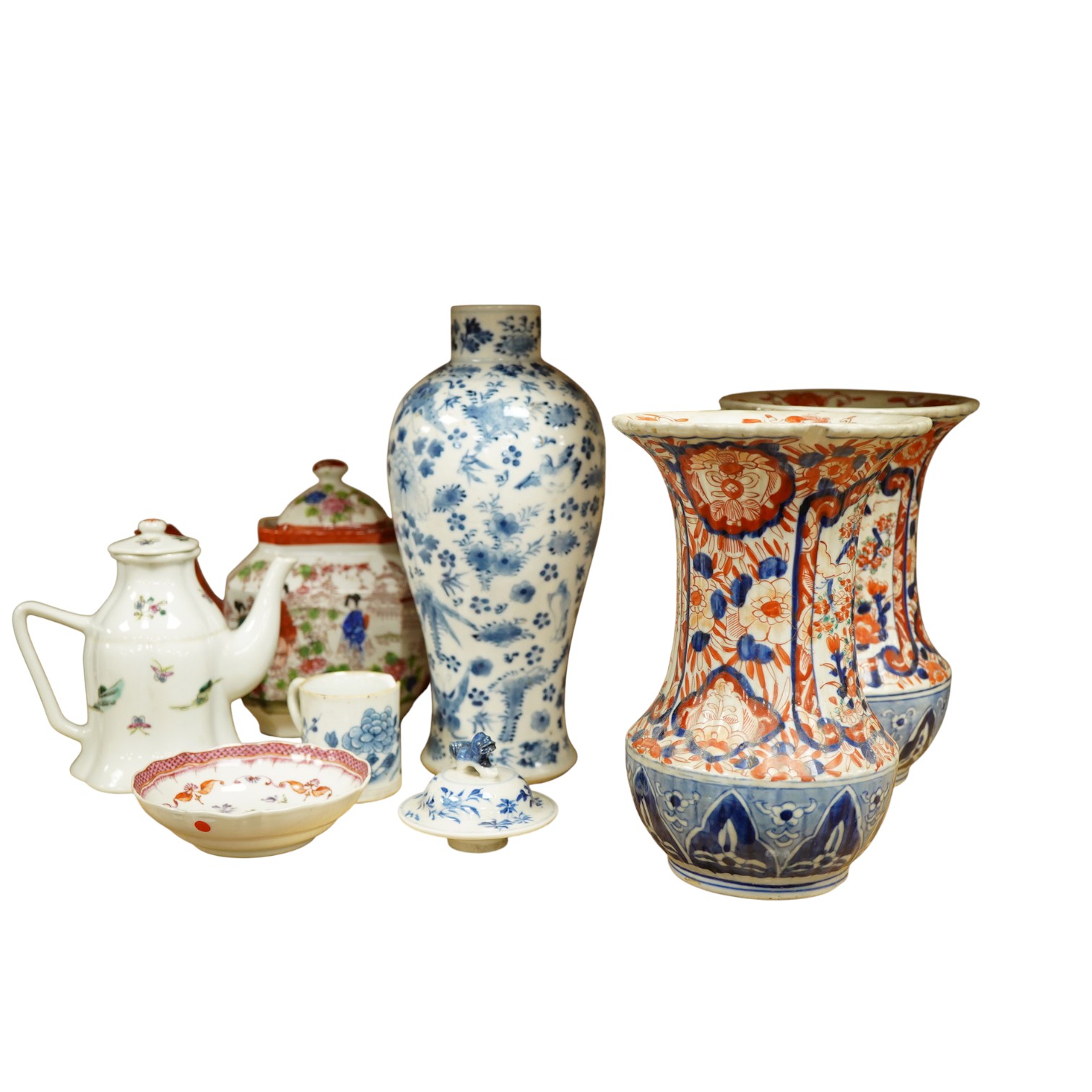 Oriental porcelain including a Chinese blue and white vase and cover, 27cm high